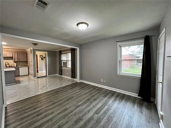 5th image of 3604 Heritage Dr N