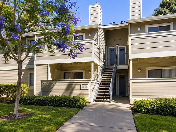 2nd image of 2660 Somerset Park Cir