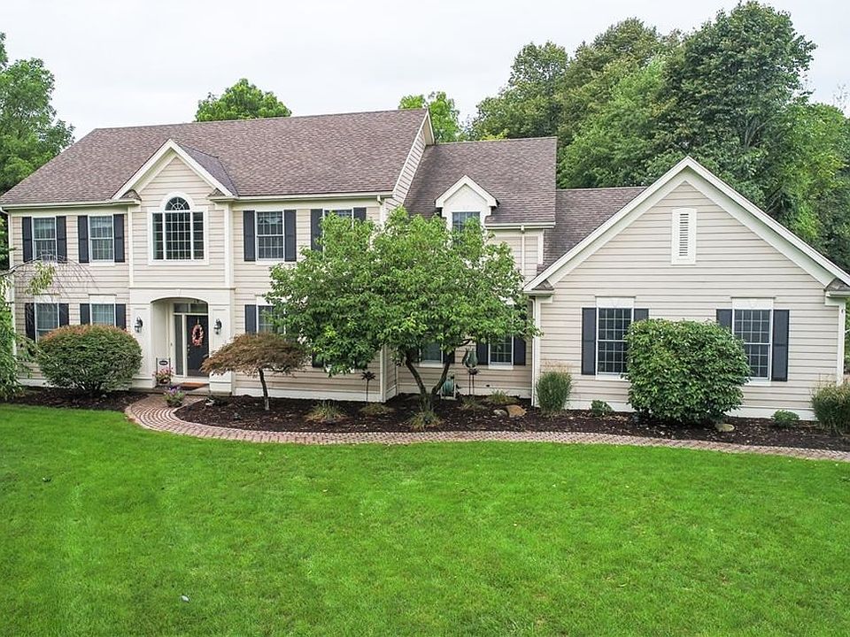 1st image of 18 Country Meadow Dr