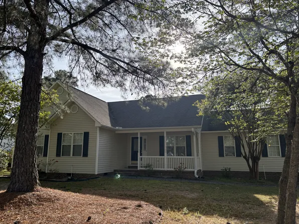344 Sullivan Dr, Carthage, NC 28327