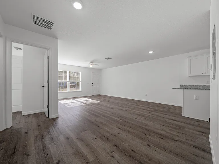 1537 NE 14th St — Photo 7