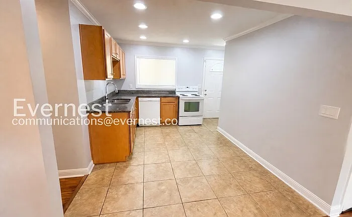 6913 Martha Ave #A — Photo 6
