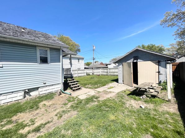 2699 Gibson St, Lake Station, IN 46405