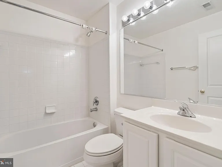 22839 Vickery Park Dr — Photo 35