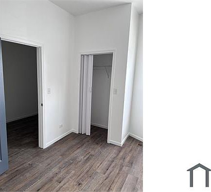 3rd image of 2337 W Warren Blvd APT 1