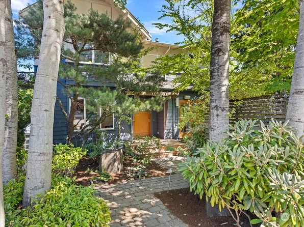7510 34th Avenue NE, Seattle, WA 98115