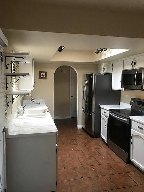 1st image of 207 E Calle Diamante