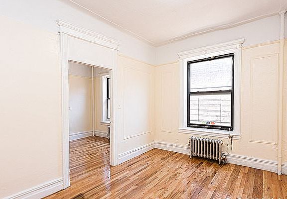 3rd image of 110 Empire Blvd APT 3