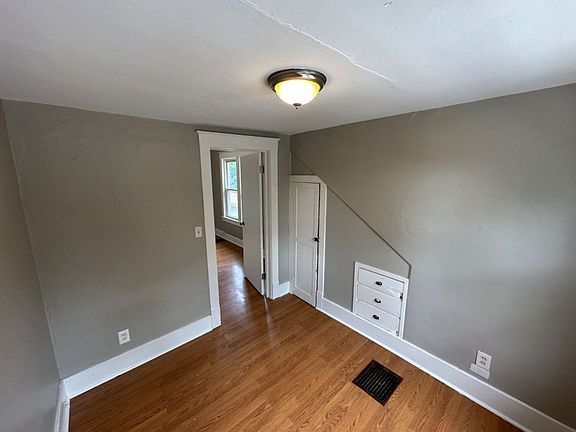 5th image of 418 Lemira Ave #3