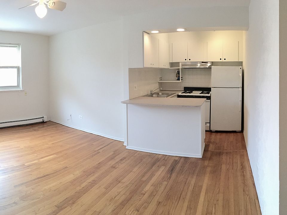 1st image of 5747 N Winthrop Ave APT 516