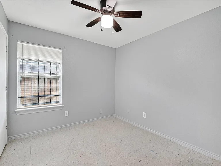 11411 Roandale Dr — Photo 24