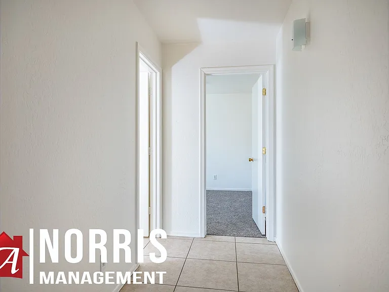 1632 E Cardinal Dr — Photo 19