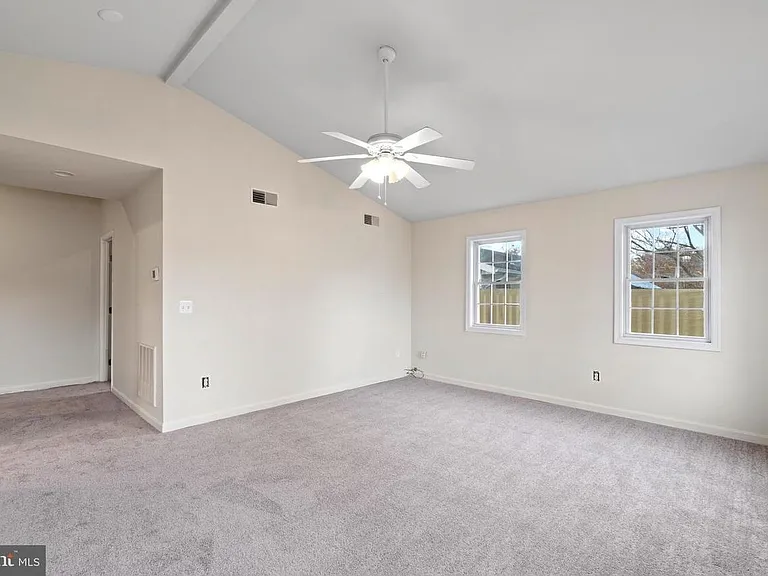 1042 S Ironwood Rd — Photo 15