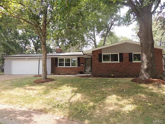 3rd image of 809 Doerwood Ct