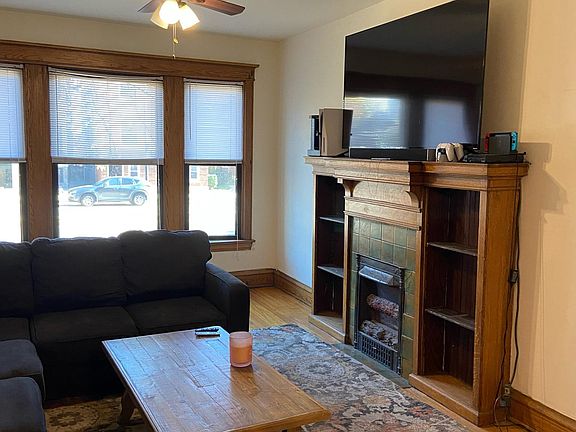 3rd image of 4112 N Ashland Ave #1N