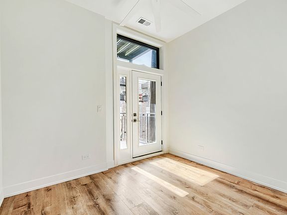 5th image of 1502 N Hudson Ave #1R