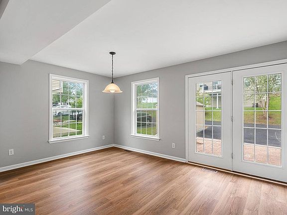 5th image of 108 Chester Ave