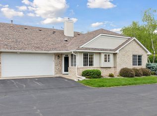 4453 Bay Ln, White Bear Lake, MN 55110