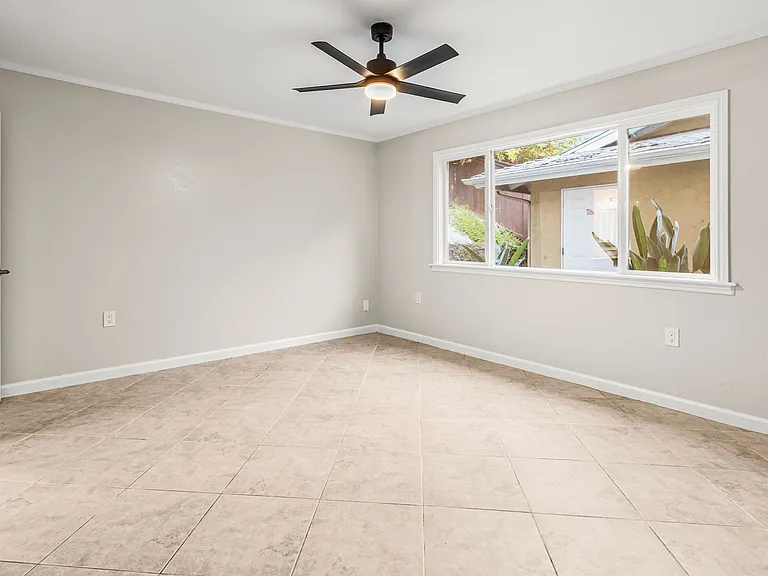 216 Guajome St #A — Photo 14