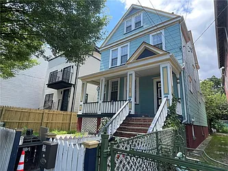 330 Van Duzer Street