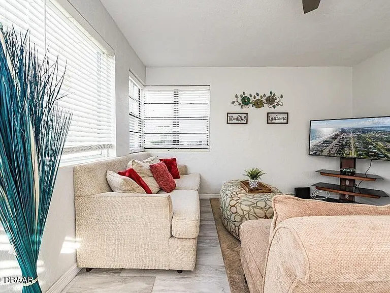 828 N Grandview Ave #4 — Photo 8
