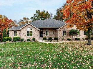 121 Lake Washington Dr, Washington, MO 63090