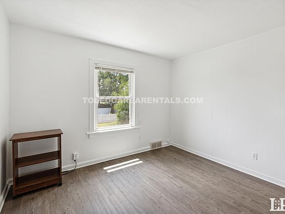 4th image of 3843 Peru St #3