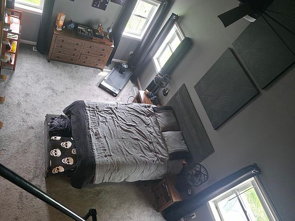3rd image of 104 Vandalia St