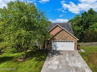 7101 Pinecroft Ln, Knoxville, TN 37914