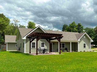 2049 Battle Row Rd, Hyde Park, VT 05655