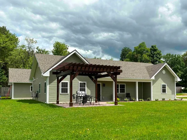 2049 Battle Row, Hyde Park, VT 05655