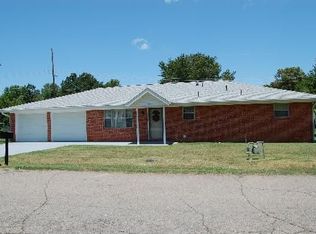 201 Thompson Ave, Poteau, OK 74953