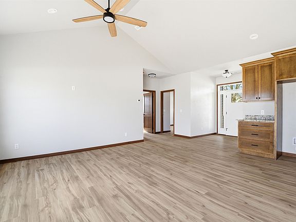 4th image of 224 N 9th St