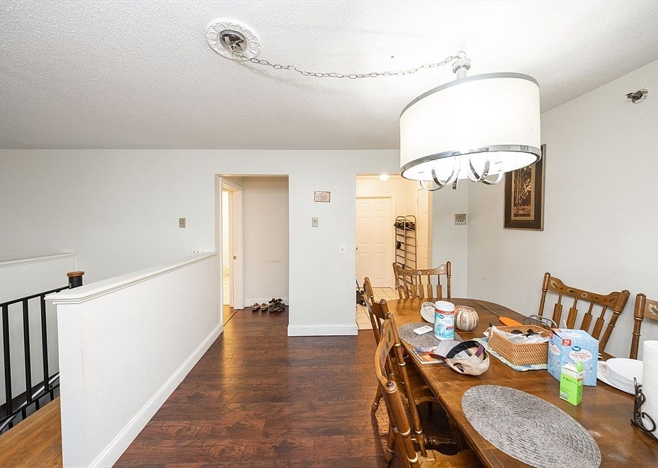 1st image of 10 Wrentham Rd APT 102