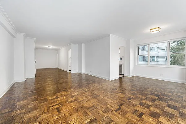 Living room, photo 2