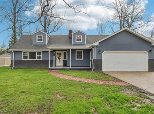 7999 Oxford Dr, Strongsville, OH