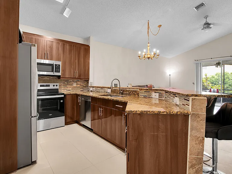 7705 Forest Green Ln — Photo 11