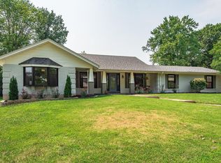 527 Hickory View Ln, Ballwin, MO 63011