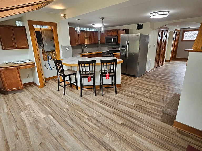 Eggert Rd — Photo 4