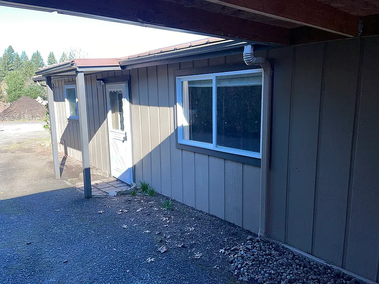 19907 NE 8th St — Photo 2