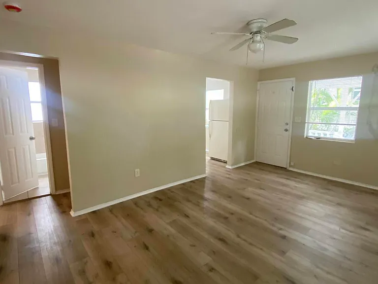 115 NE 2nd St #2 — Photo 8