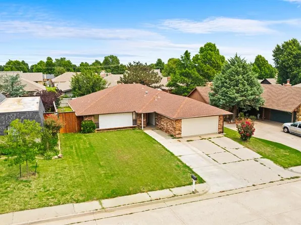 313 E Platt Dr, Yukon, OK 73099