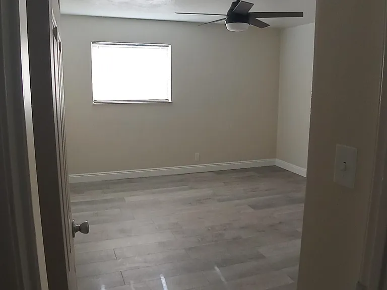 911 Palomino St — Photo 5