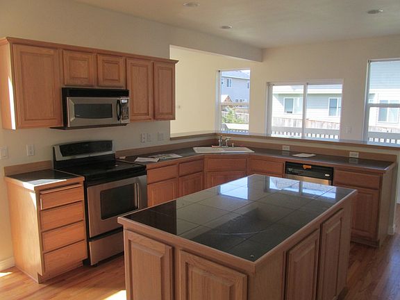 2nd image of 10222 SE 222nd St
