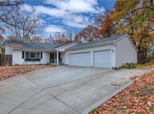 4536 Woodridge Dr, Eau Claire, WI 54701