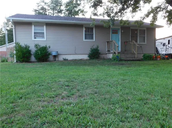 600 Saint Charles St, Holden, MO 64040