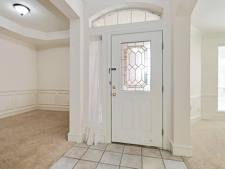 9233 Dark Forest Dr — Photo 6