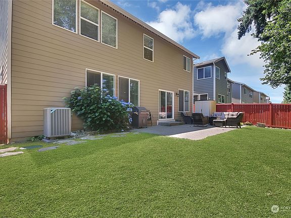 4th image of 8412 54th Avenue SE