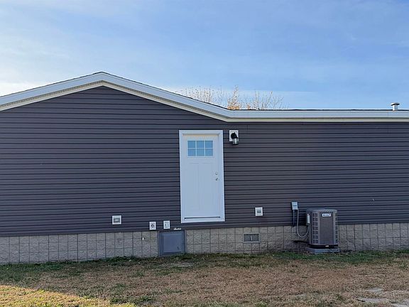 2nd image of 201 5th St