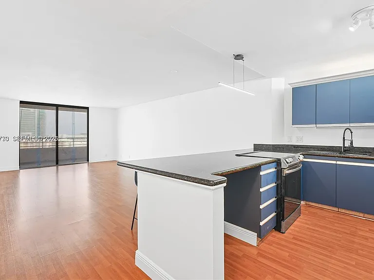 2500 Parkview Dr #1503 — Photo 6
